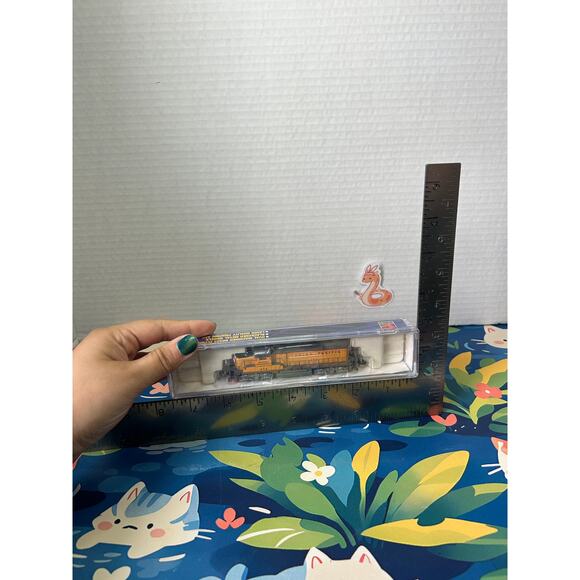 Life-Like 7250 EMD GP-20 Union Pacific Loco #474 - Picture 2 of 11